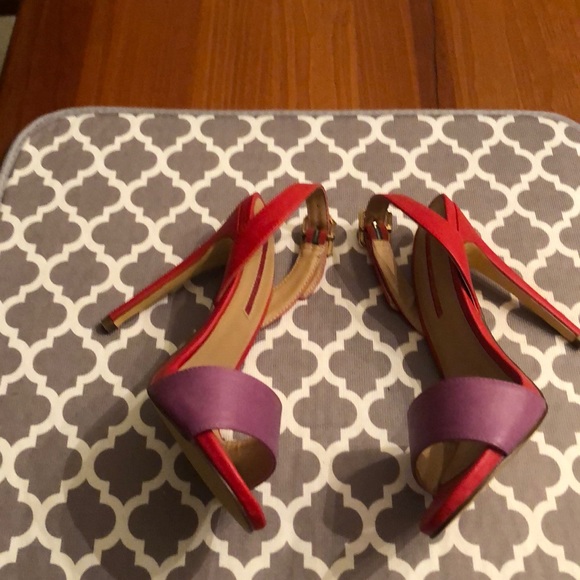 C. LABEL. HEEL SANDALS - Picture 5 of 5